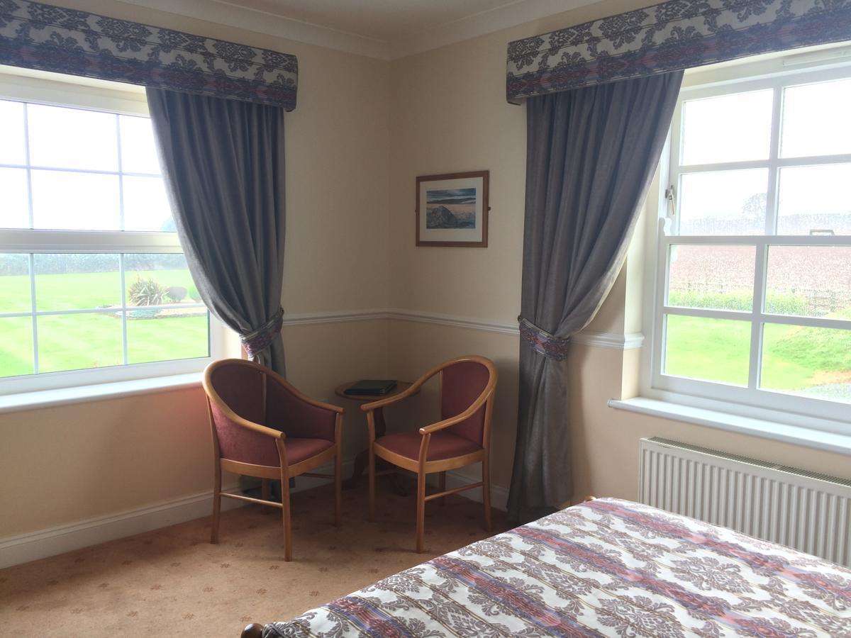 Beggars Reach Hotel Pembroke Dock Exteriör bild