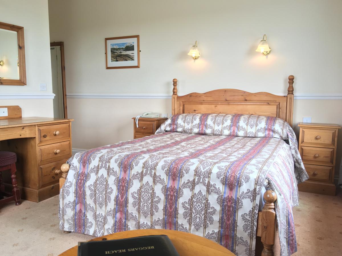 Beggars Reach Hotel Pembroke Dock Exteriör bild
