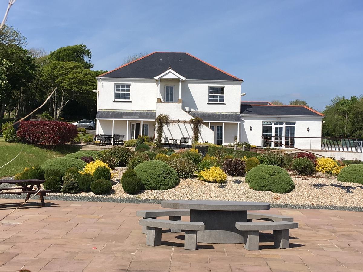 Beggars Reach Hotel Pembroke Dock Exteriör bild