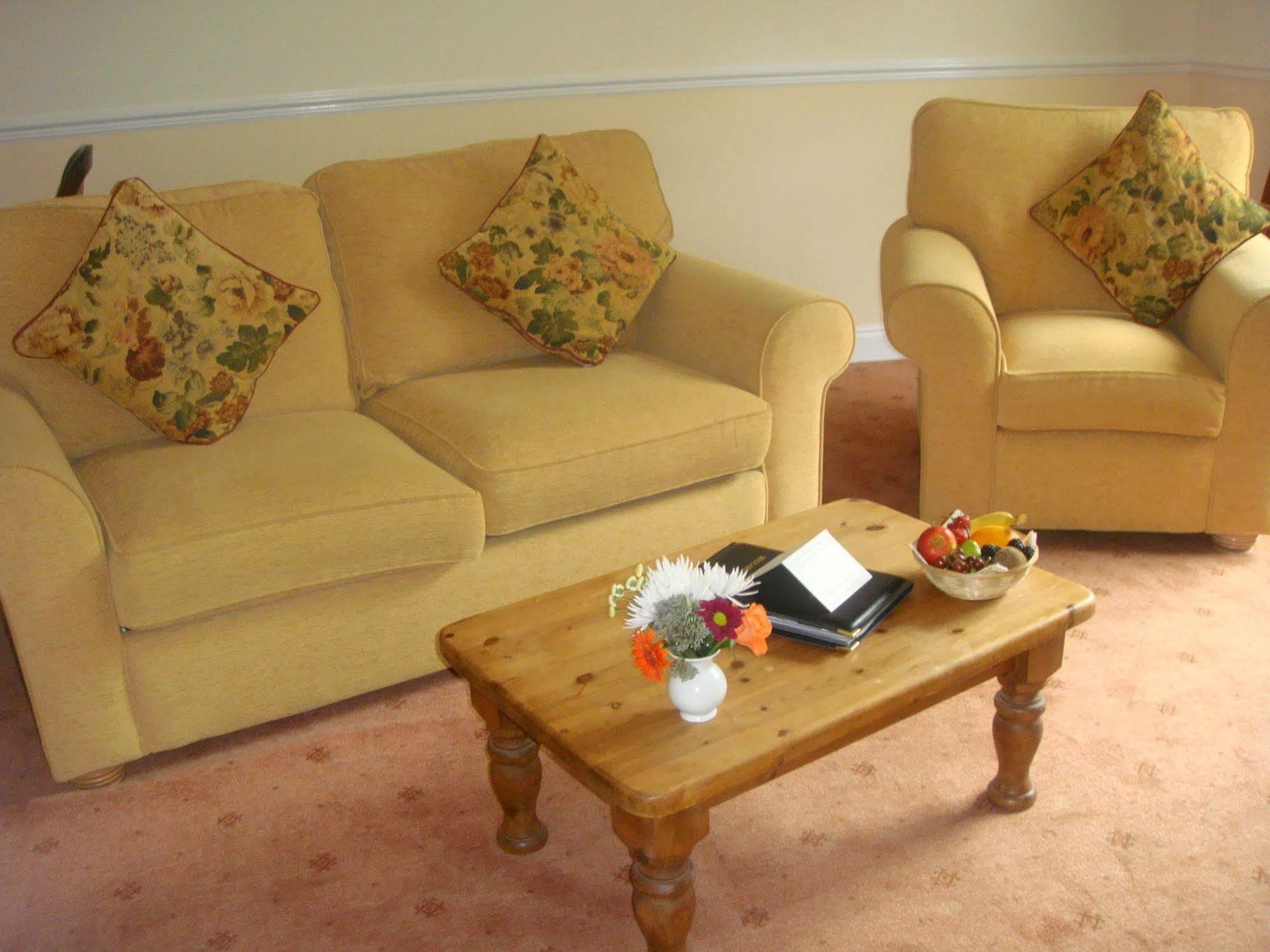 Beggars Reach Hotel Pembroke Dock Exteriör bild