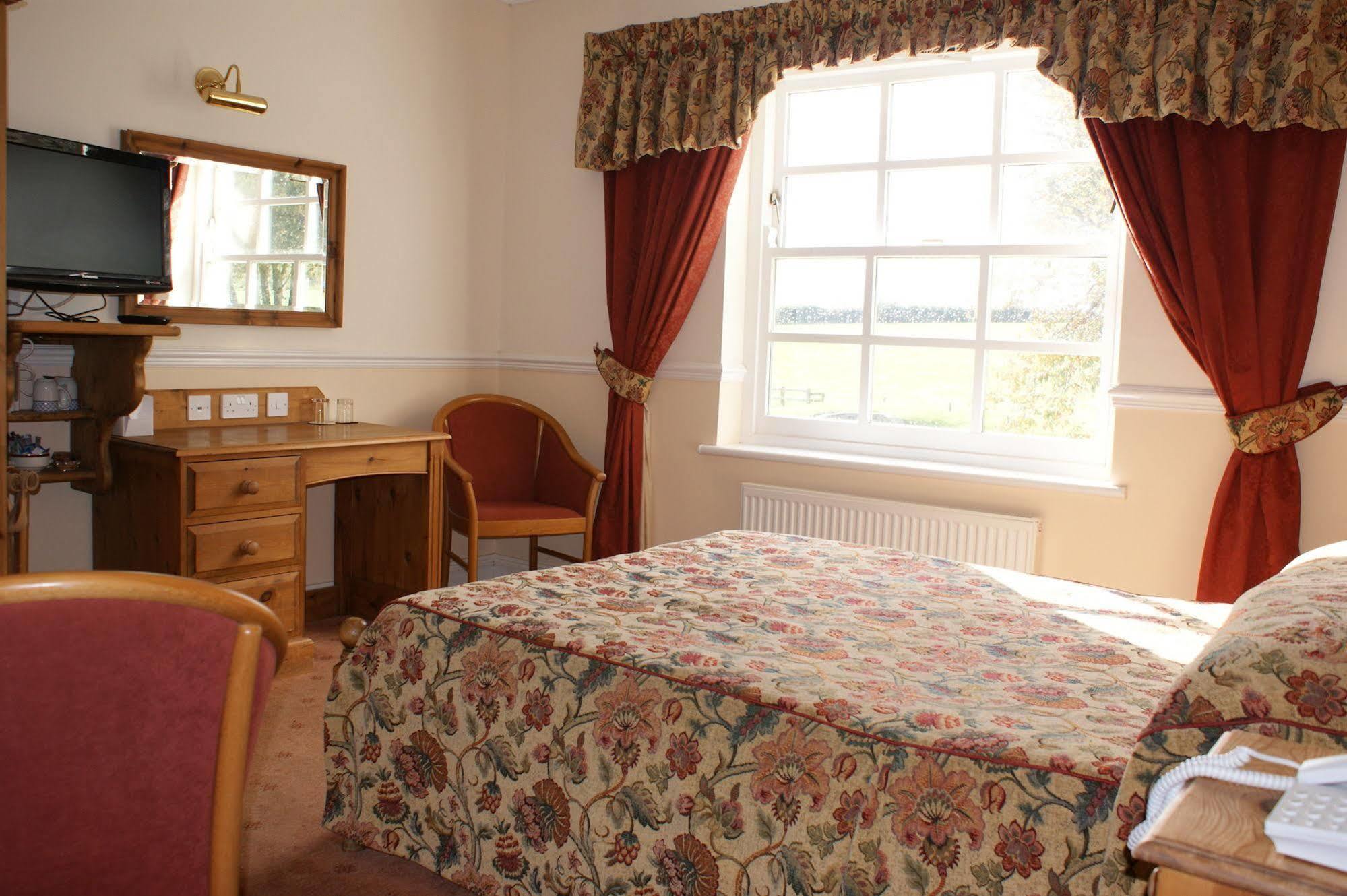 Beggars Reach Hotel Pembroke Dock Exteriör bild