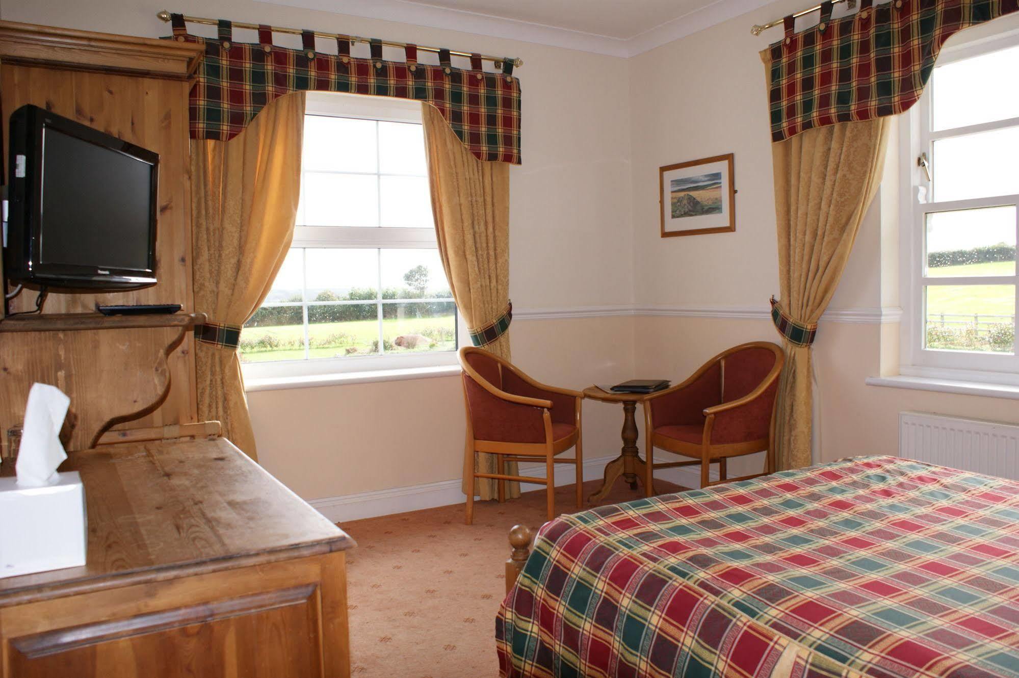 Beggars Reach Hotel Pembroke Dock Exteriör bild